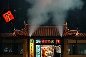 静默实验场空荡实验舱与操作台的画面